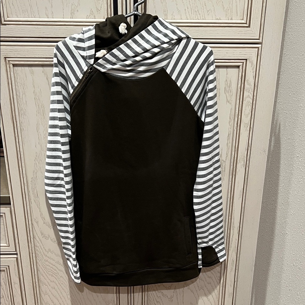 Women’s Medium Boutique Top